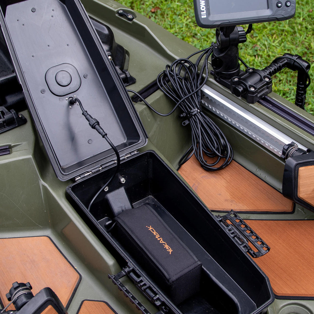 YakAttack Through Hull Panel Connector | Fishing Online